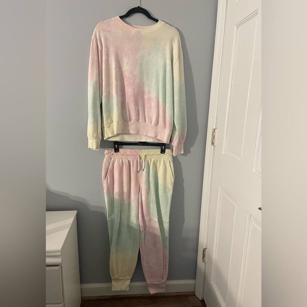 GAP Pastel Tie-Dye Lounge Set